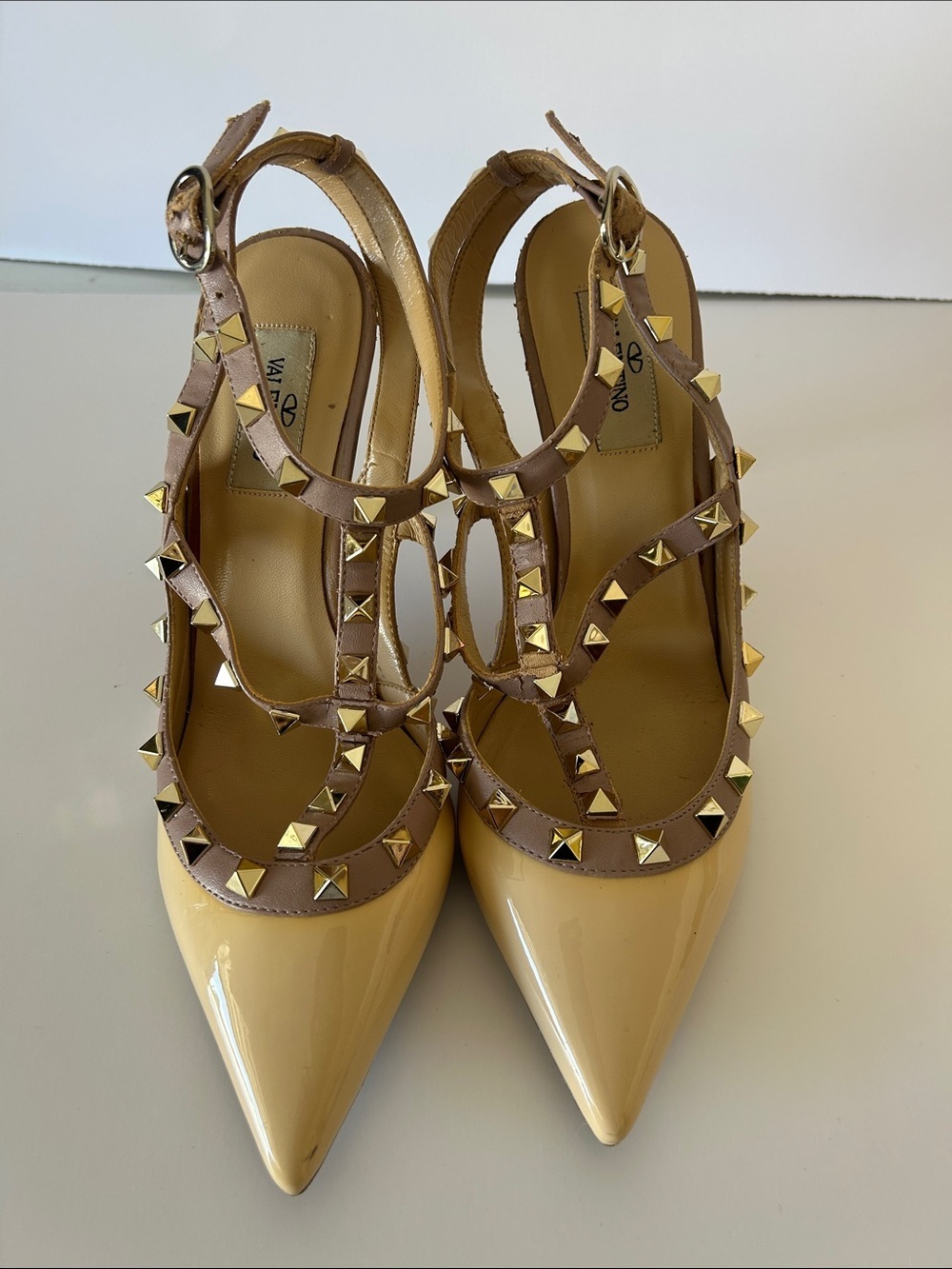 Valentino Patent Pointed Slingback Pumps with Gold Studs in Tan and Mauve - Picture 2 of 11
